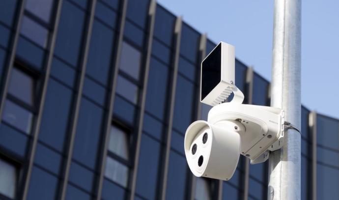 Emitlight with MOBOTIX